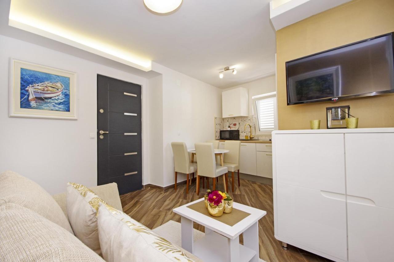 Apartments By The Sea Baska Voda, Makarska - 17570 エクステリア 写真