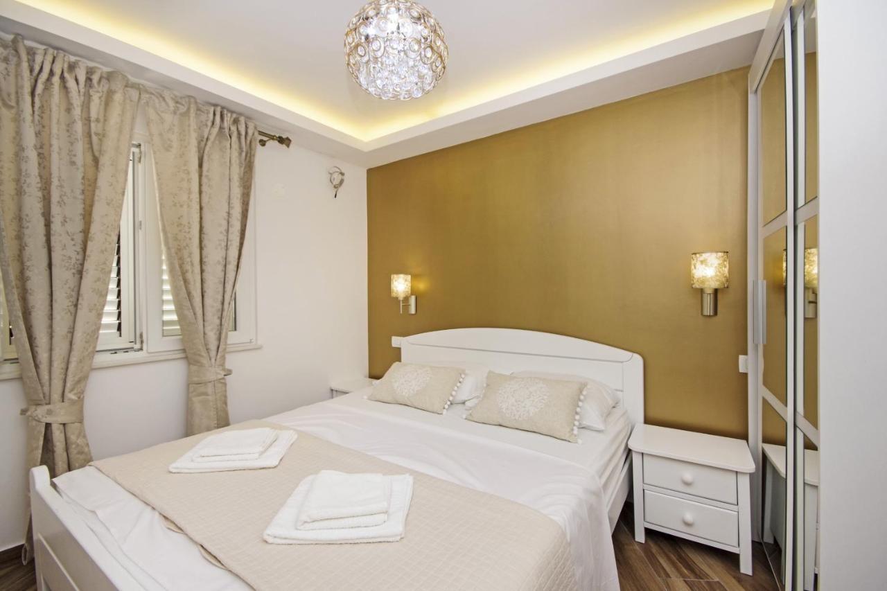 Apartments By The Sea Baska Voda, Makarska - 17570 エクステリア 写真