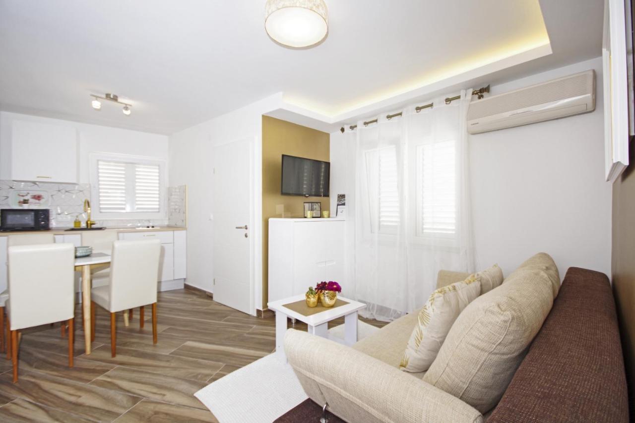Apartments By The Sea Baska Voda, Makarska - 17570 エクステリア 写真