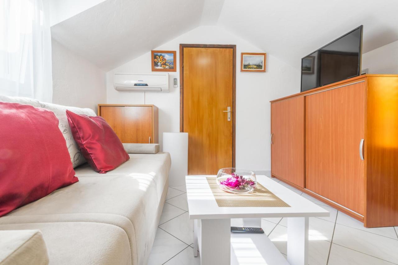 Apartments By The Sea Baska Voda, Makarska - 17570 エクステリア 写真