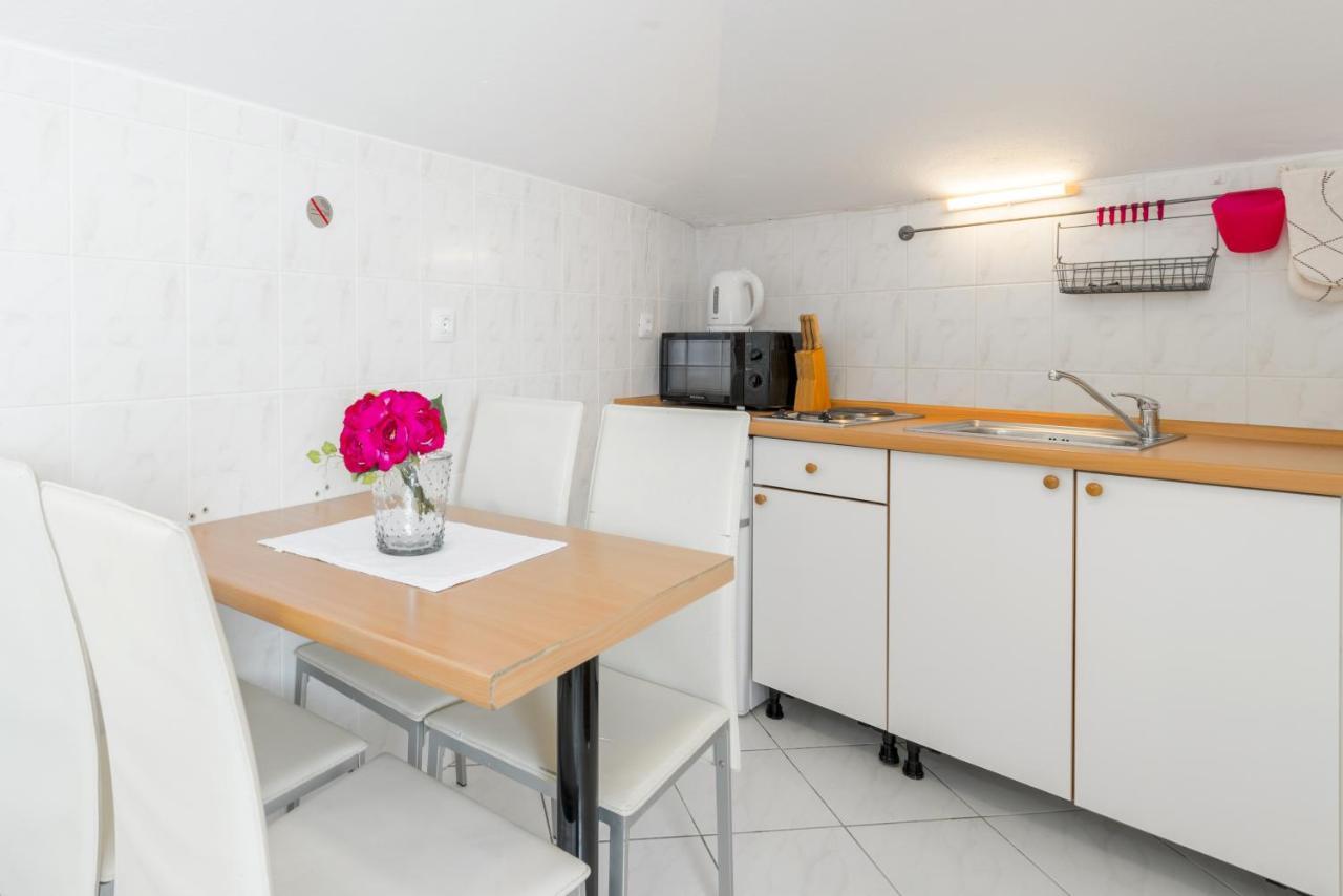 Apartments By The Sea Baska Voda, Makarska - 17570 エクステリア 写真