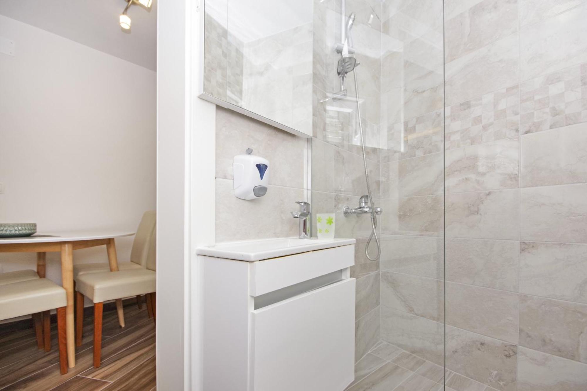 Apartments By The Sea Baska Voda, Makarska - 17570 部屋 写真