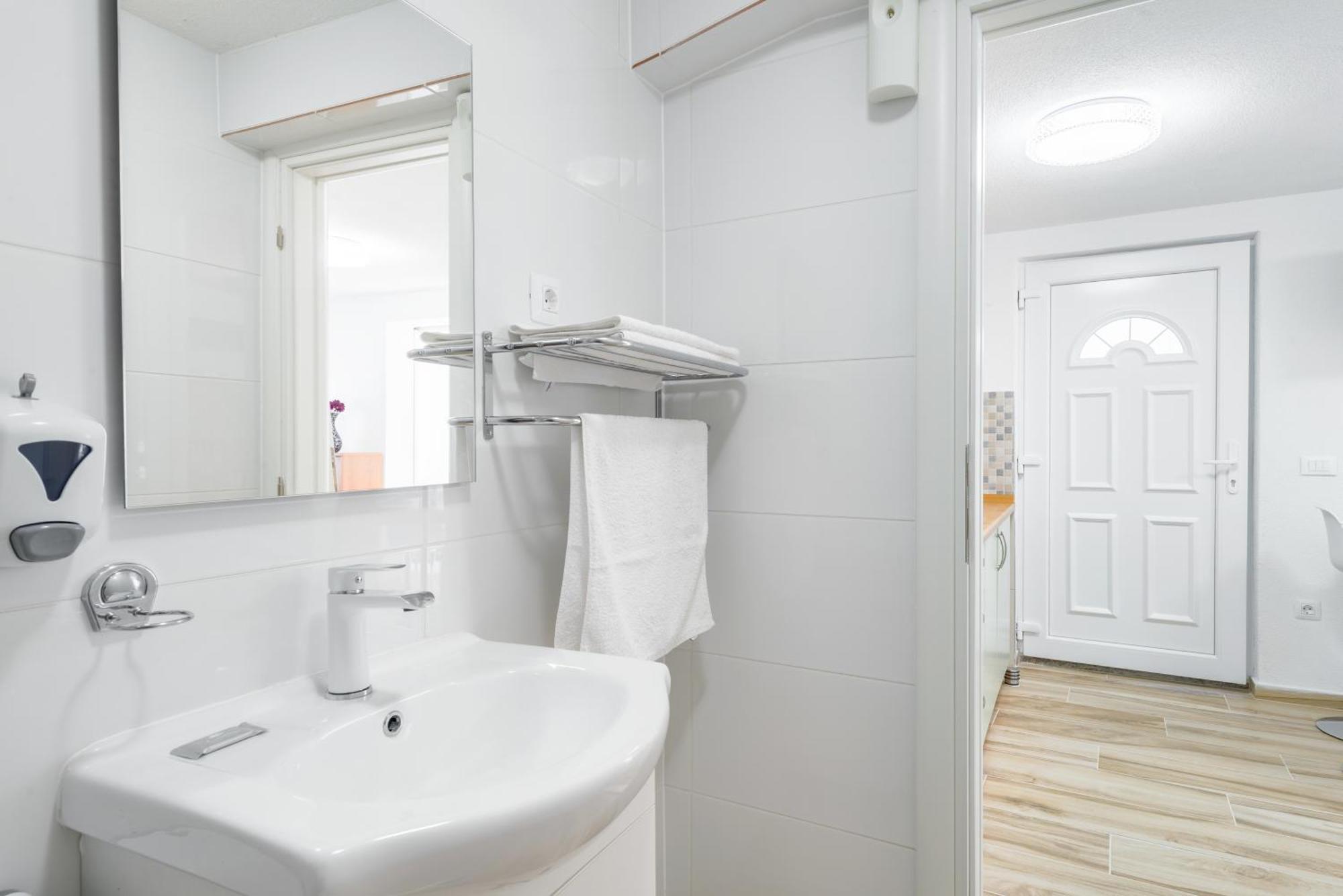 Apartments By The Sea Baska Voda, Makarska - 17570 部屋 写真